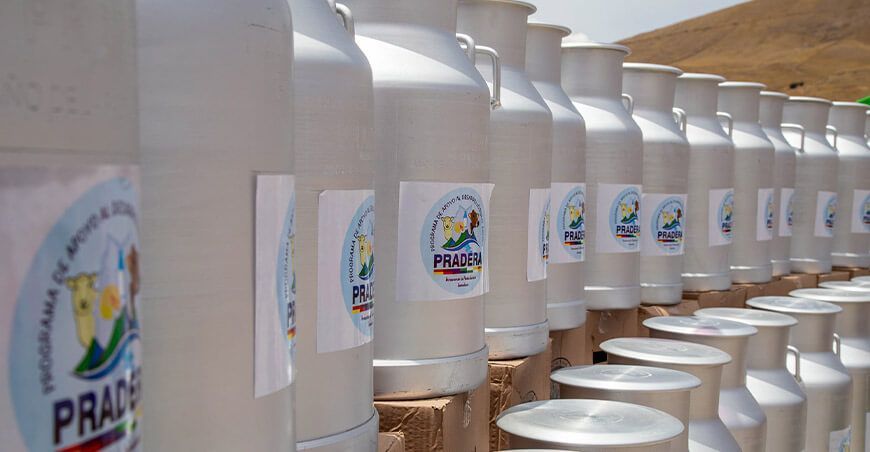 El gobierno regional entregó 306 porongos para mejorar el manejo de la calidad de la leche