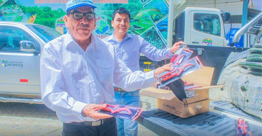 entregan bienes y tijera de podar a productores de palta Huánuco