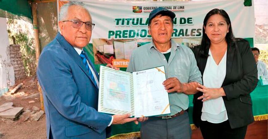entregan 250 títulos de propiedad rural a pobladores de Huarochirí
