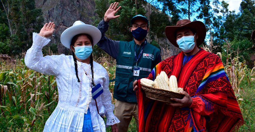 productores se gradúan en las Escuelas de Campo
