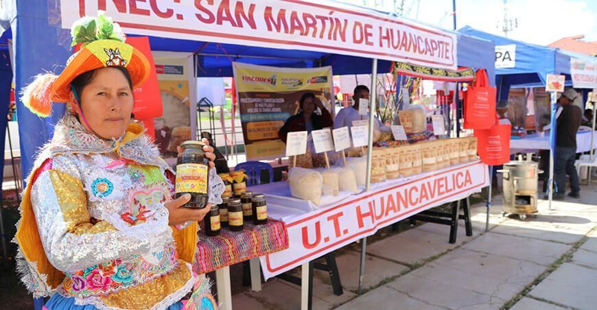 Feria Macro Regional Haku Wiñay productores de Perú