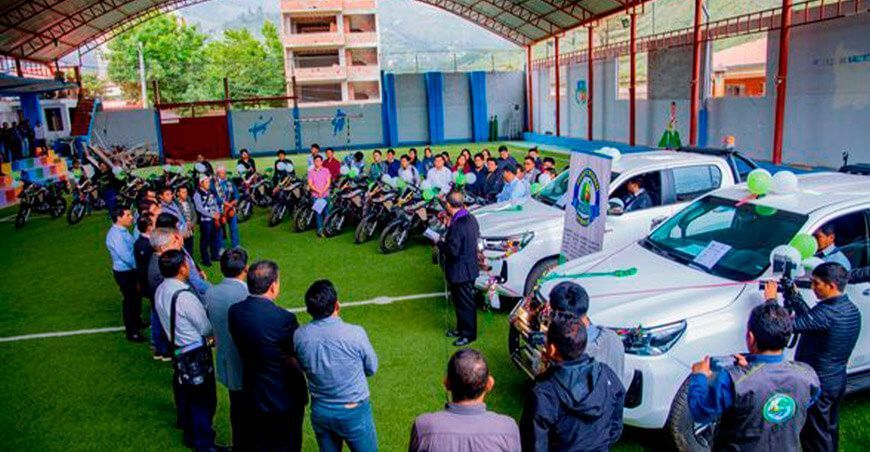 Entregan camionetas y motocicletas para fortalecer cadena productiva de palta en Apurímac