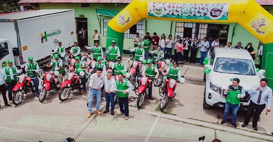 Entregan vehículos y equipos a proyecto de ganado vacuno GORE Huánuco Perú