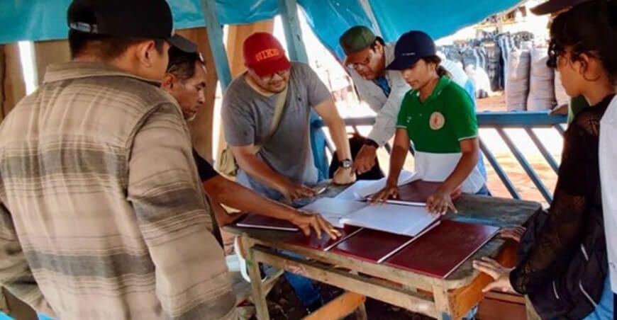 Serfor y GORE de Loreto y Ucayali asesoran centros de transformación primaria en uso de libros de operaciones