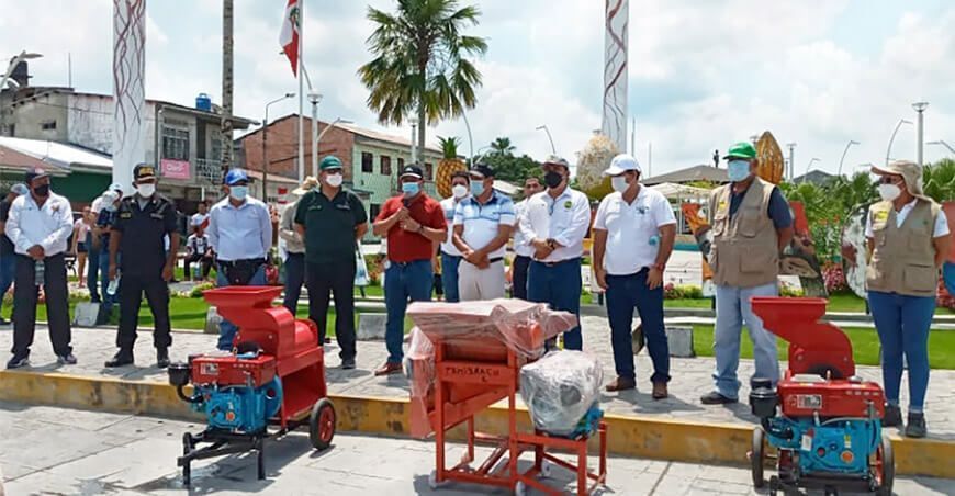 Continúa entrega de herramientas agrícolas a productores
