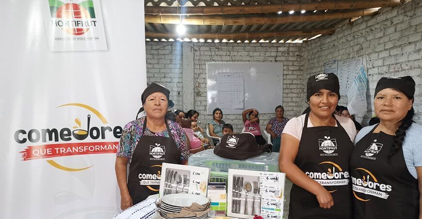 Madres de comedores fortalecen sus capacidades en manejo de alimentos