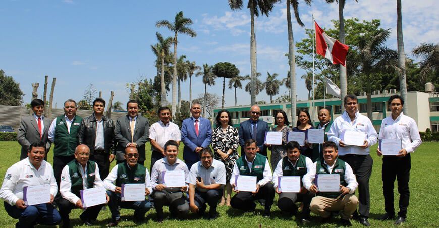 Inacal otorgó acreditación a red de laboratorios de suelos, agua y foliares del INIA