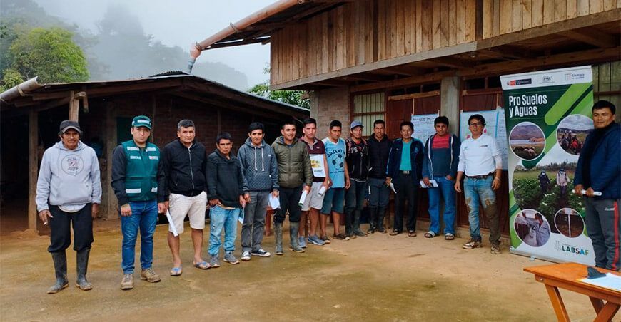 Caficultores se capacitan sobre manejo de fertilizantes químicos y orgánicos INIA Perú