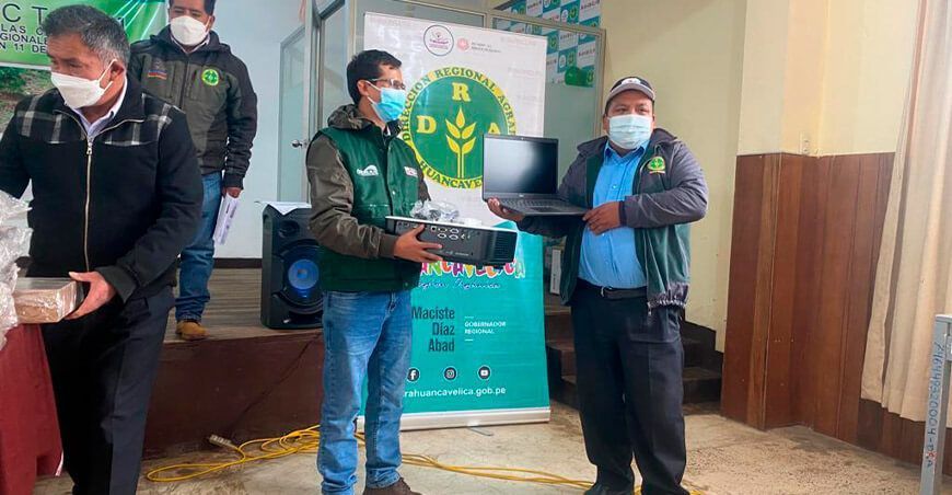 Huancavelica: agencias agrarias recibieron kits de equipamiento tecnológico
