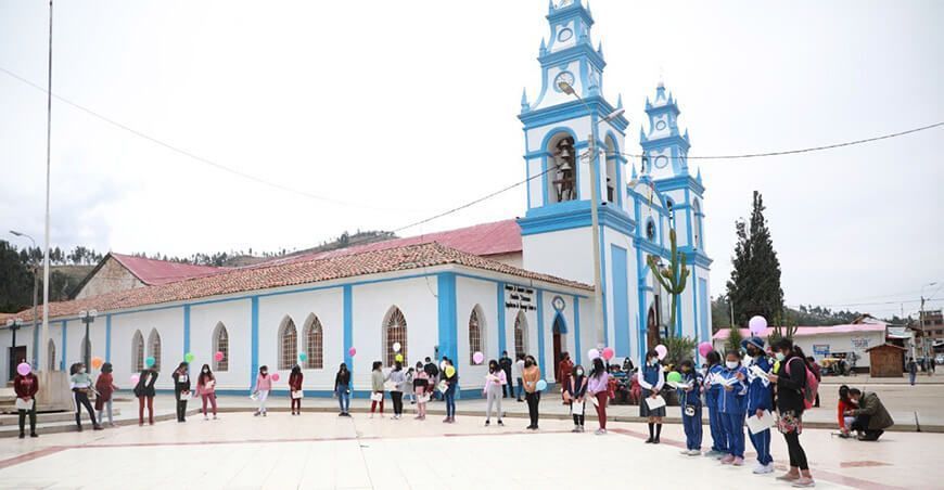 Junín: escolares lanzan globos con diversas semillas ornamentales