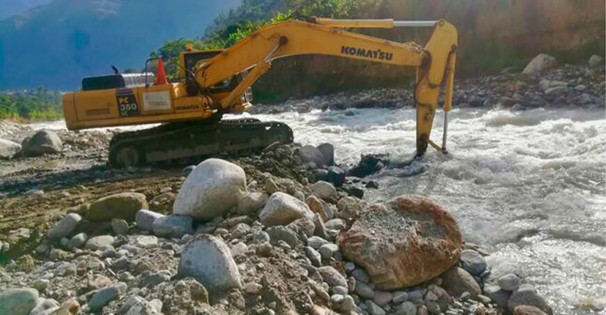 culminan limpieza y descolmatación del cauce del río Salkantay