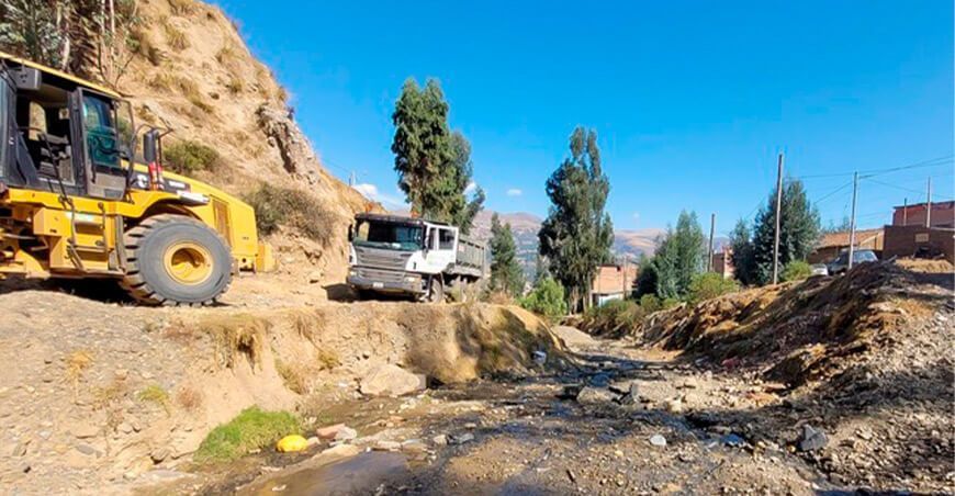 inician limpieza y descolmatación de nuevo tramo del río Seco