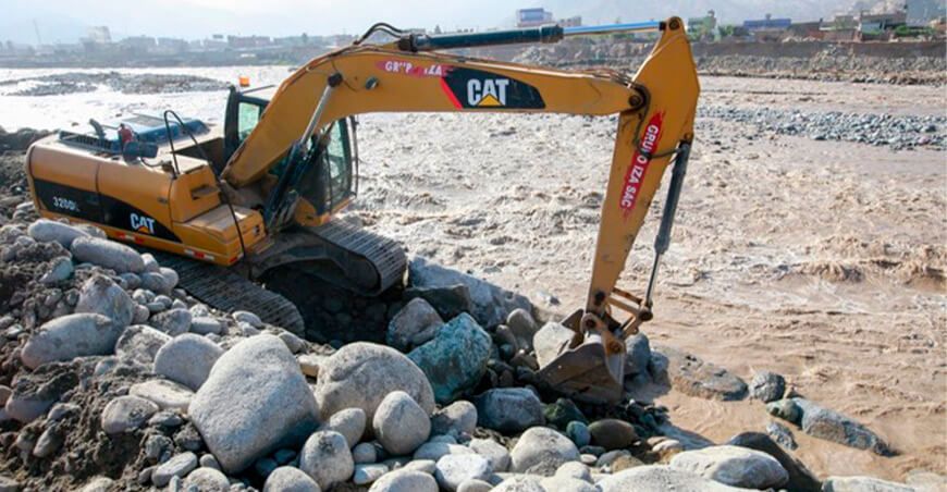 Arequipa: culminan trabajos de limpieza del río Mollebaya