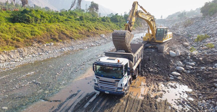 Lima: inician limpieza y descolmatación del río Rímac en el distrito de San Mateo