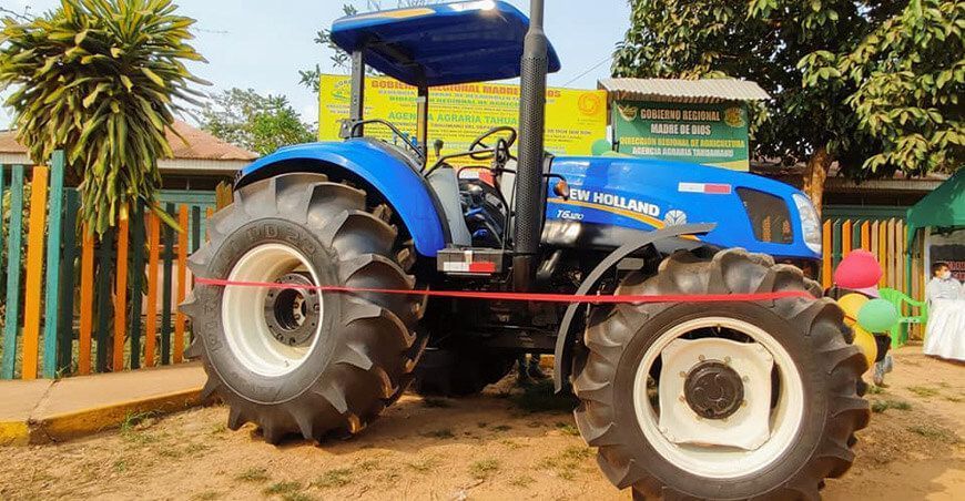 Madre de Dios: entregan tractor agrícola a productores ganaderos de Tahuamanu