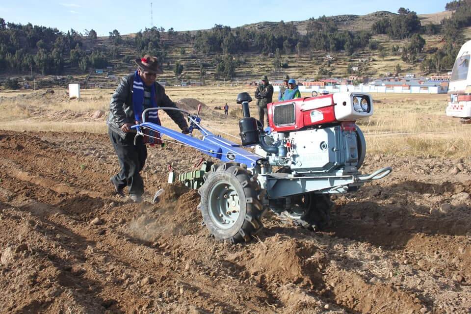 El Proyecto Granos Andinos Orgánicos entregó trilladoras, zarandas y motocultores,