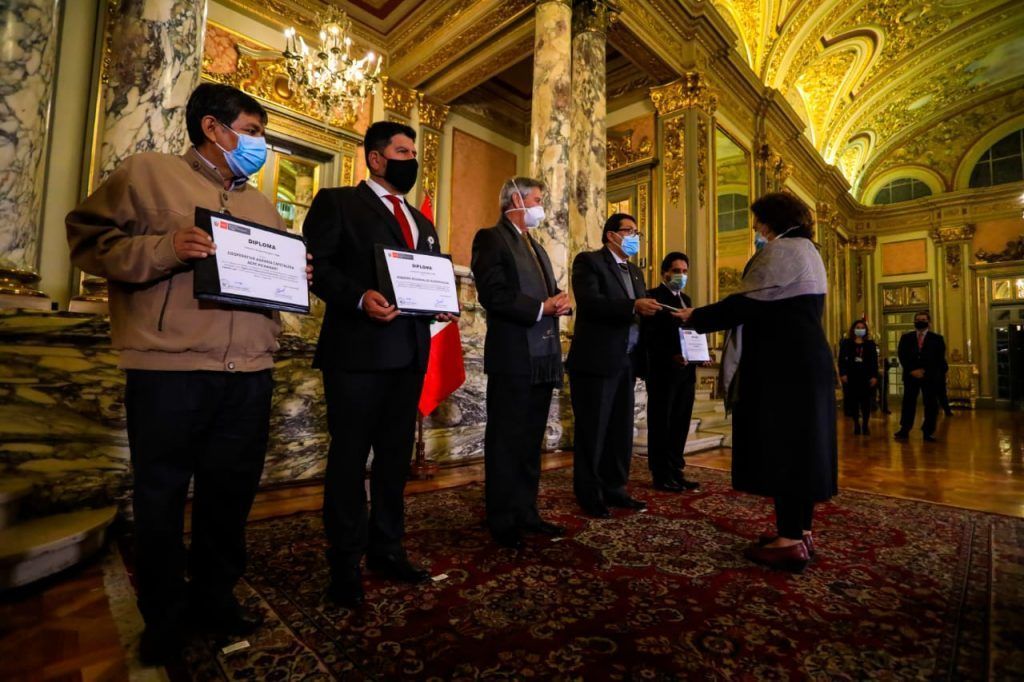 Entrega de Medalla Midagri