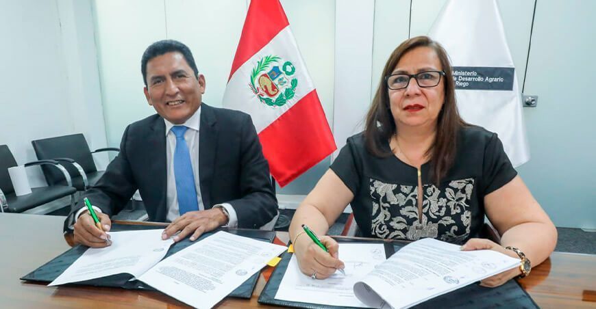 Midagri y Agrobanco suscriben convenio para facilitar pago del Fertiabono II