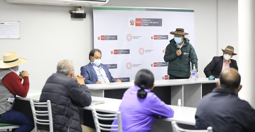Ministro de Agricultura se reúne con representantes de juntas de usuarios de agua
