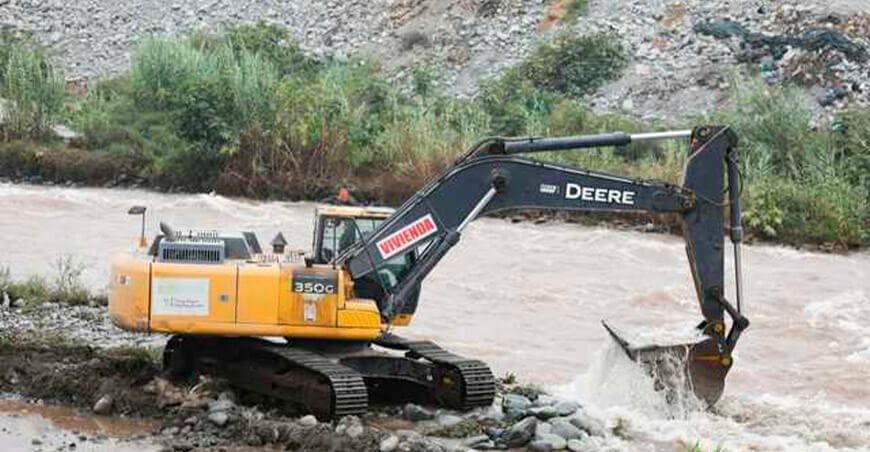 Iniciaron trabajos de limpieza y descolmatación en cauce del río Rímac