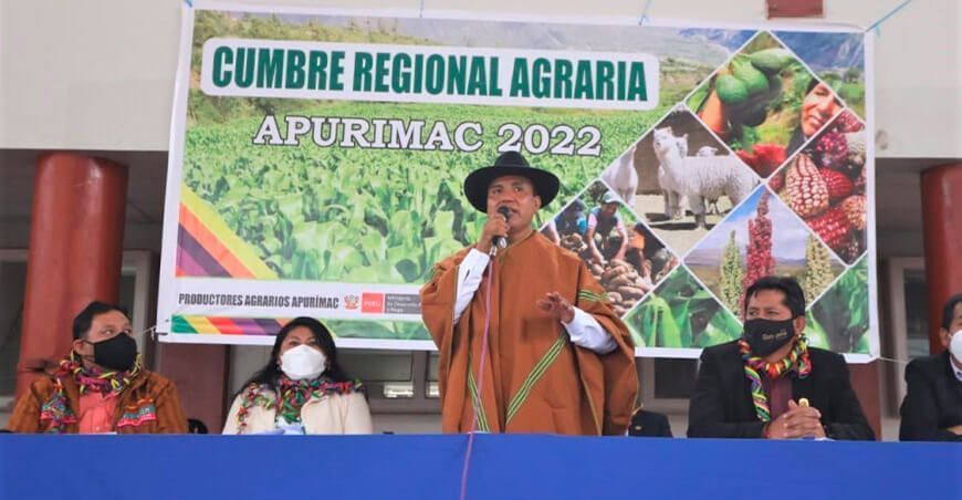el ministro de Desarrollo Agrario y Riego, Óscar Zea