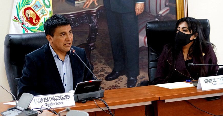 el parlamentario puneño Oscar  Zea Choquechambi