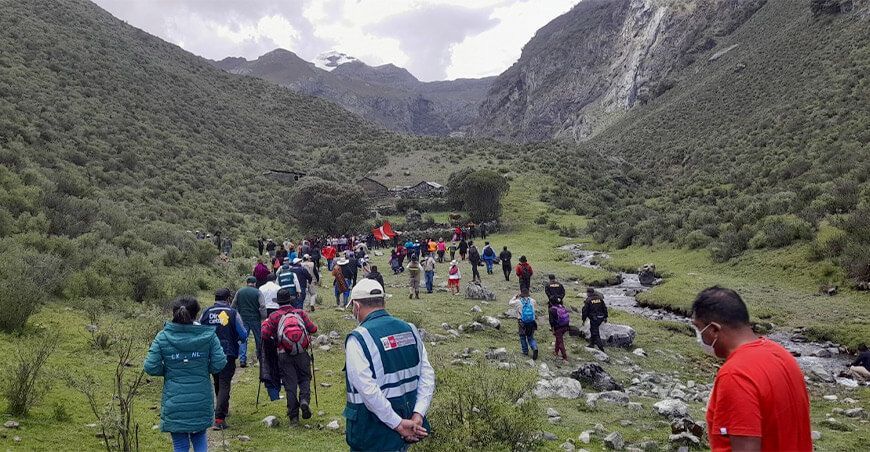siembran 100 mil plantones de quenual en la comunidad campesina de Aquia