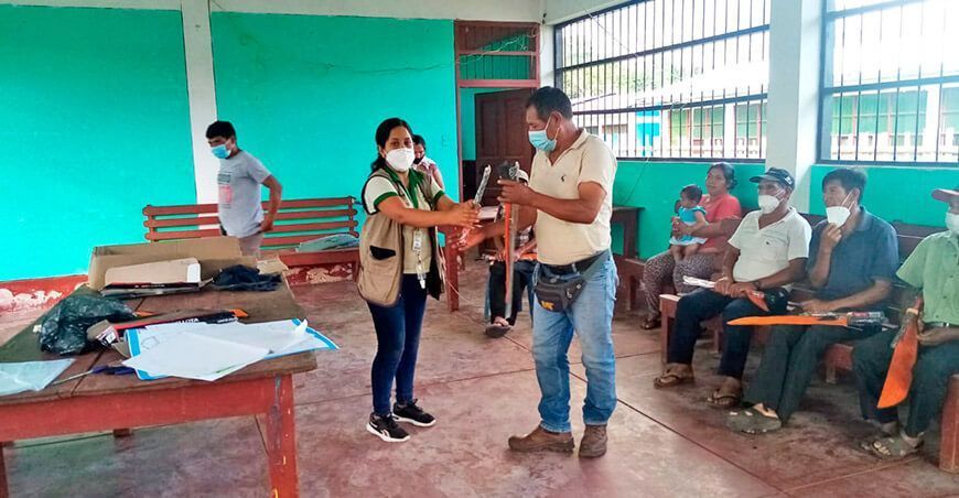 Continúa entrega de kits de herramientas a cacaoteros