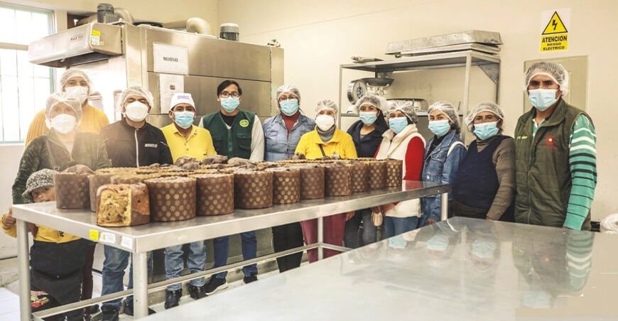 productores elaboran panetón de maca en Junín
