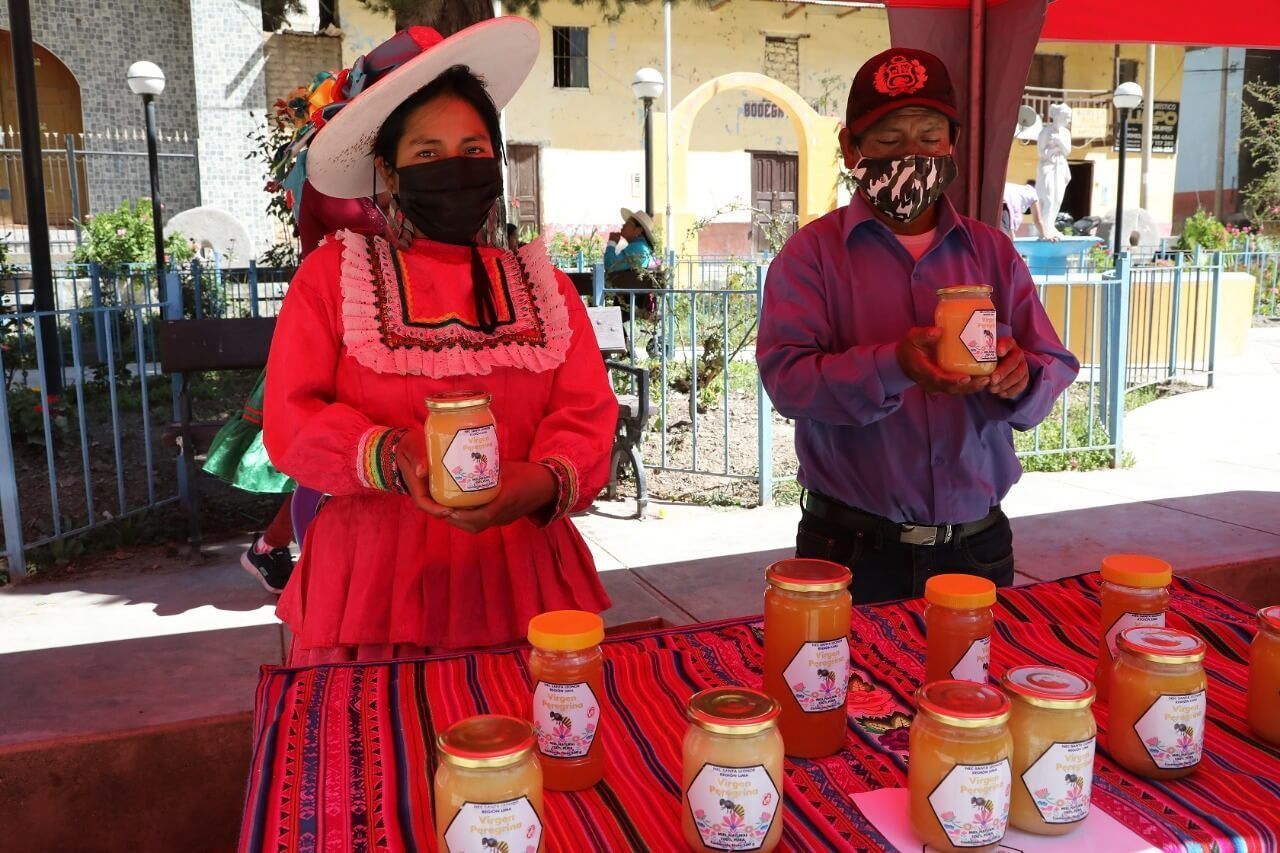 Productores crean derivados de durazno y aguaymanto con Haku Wiñay