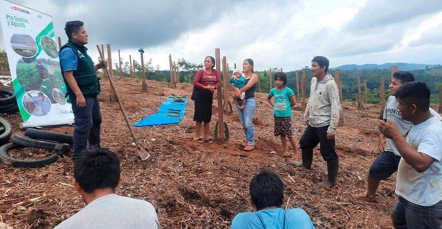 INIA capacitó en conservación de suelos agrarios a productores de Zapatero