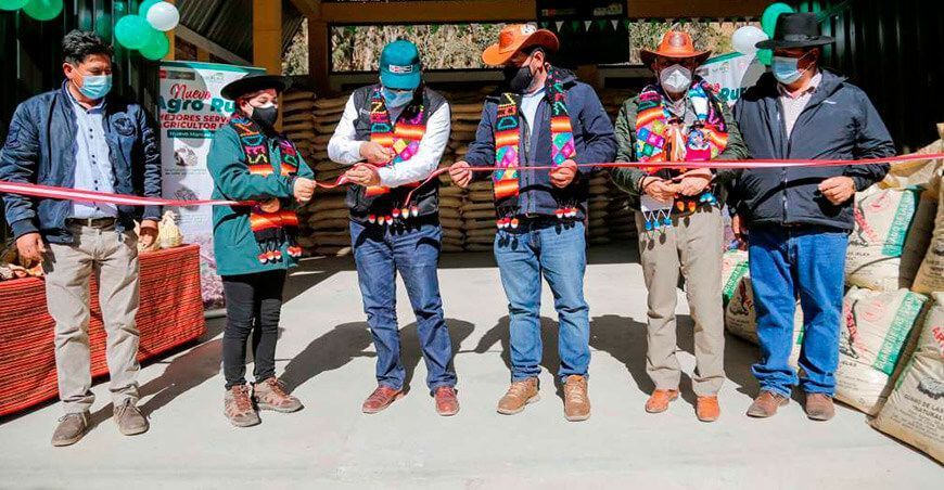 Inauguran punto de venta de guano de isla en Huancavelica