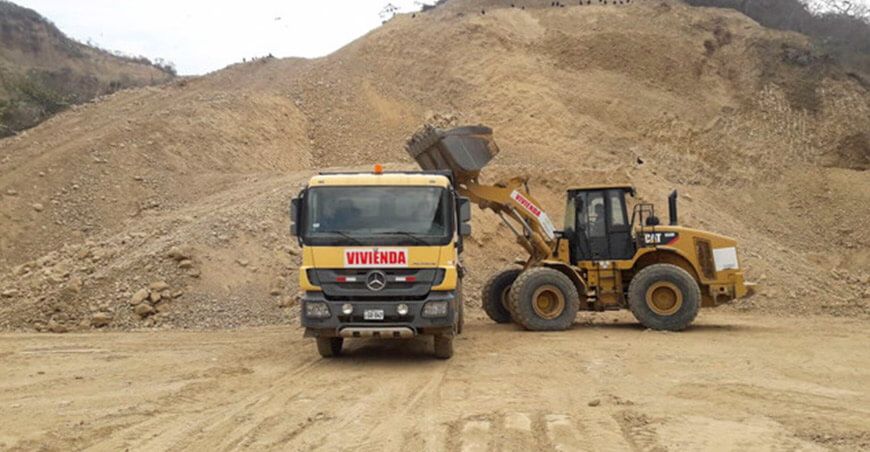 Realizan trabajos de limpieza y descolmatación de quebradas en Jaén