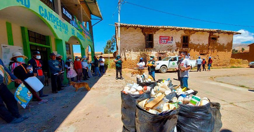 Realizaron jornada de limpieza en laguna Chocon y campos agrícolas