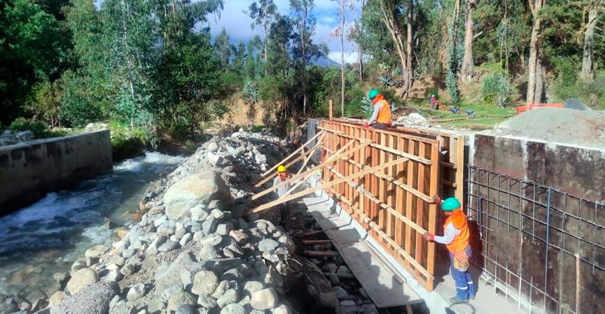 Culminan rehabilitación del sistema de riego Pichicayan en Carhuaz en Ancash Perú