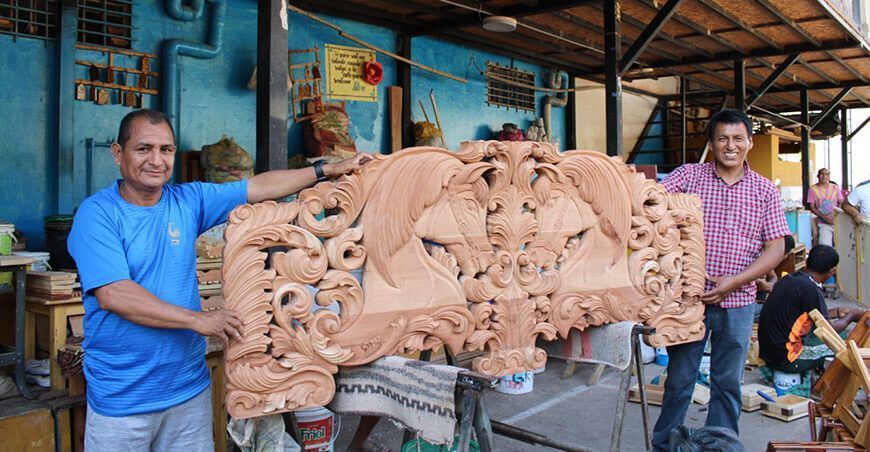 Reos productivos de Chanchamayo elaboran artesanías a base de madera