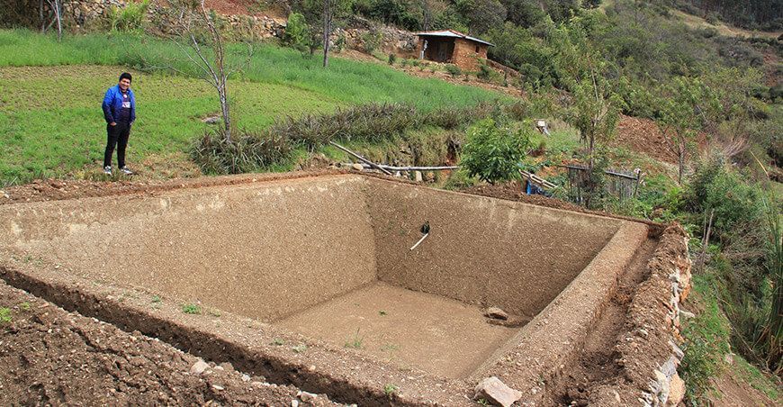 reservorios excavados para garantizar agua segura en Cajamarca