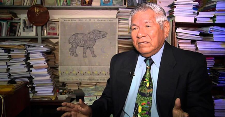 Róger Rumrrill recibe distinción de “Personalidad Meritoria de la Cultura”