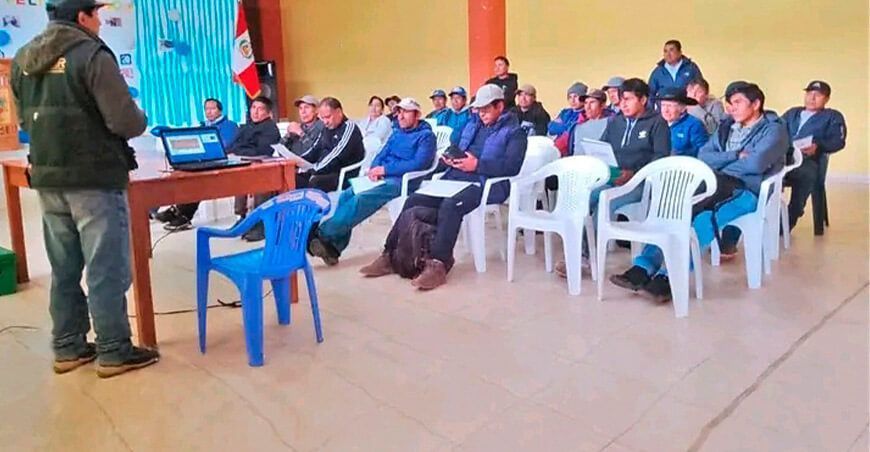 Sedir capacita en apicultura a los productores de y emprendedores de Pamparomás Ancash 