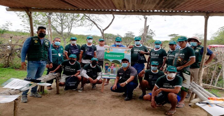 concientizan a productores y comerciantes para poder erradicar la mosca de la fruta