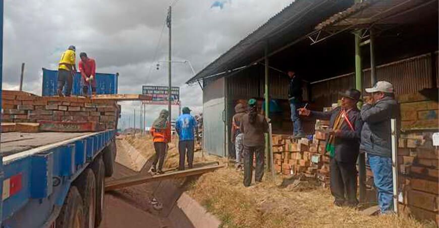 con madera incautada construirán cobertizos y comederos para animales en Puno