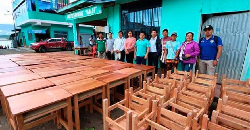 Entregan mobiliario escolar confeccionado con madera ilegal decomisada