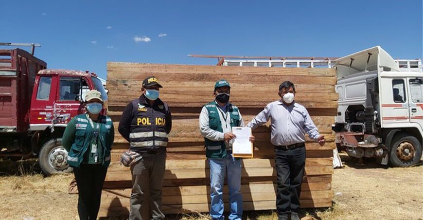 Puno: transfieren madera incautada para construcción de cobertizos