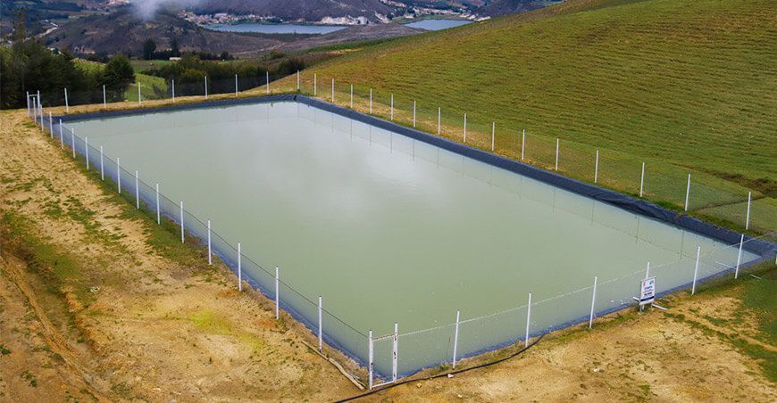 Siembra y cosecha de agua reservorios Cajamarca Perú