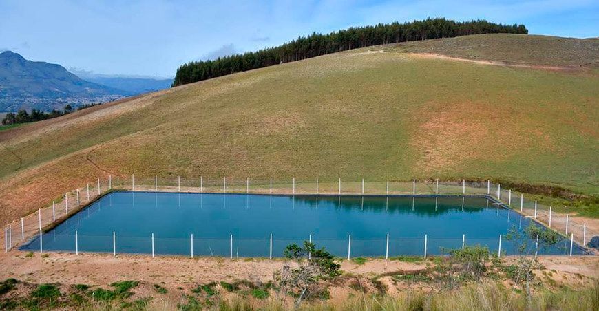 siembra y cosecha de agua reservorios Perú