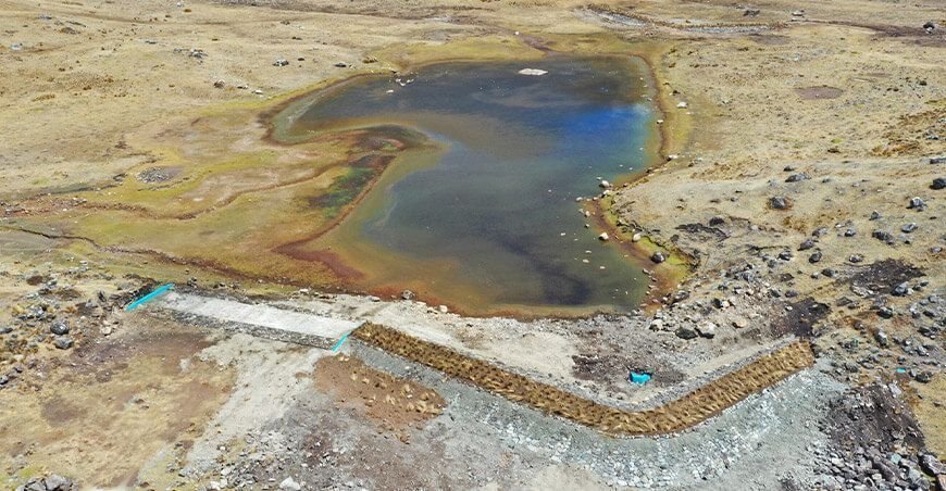 construcción de qochas Sierra Azul