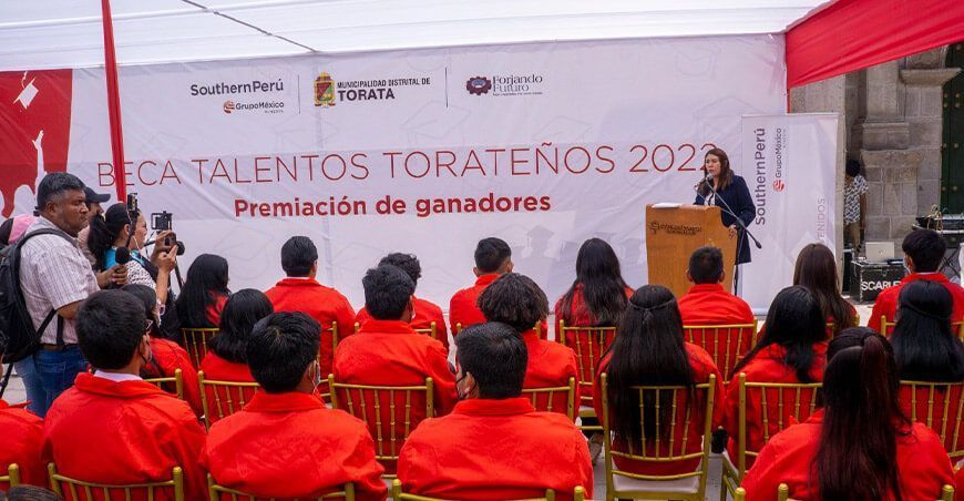 Southern Perú entregó beca a ganadores de concurso “Talentos torateños”