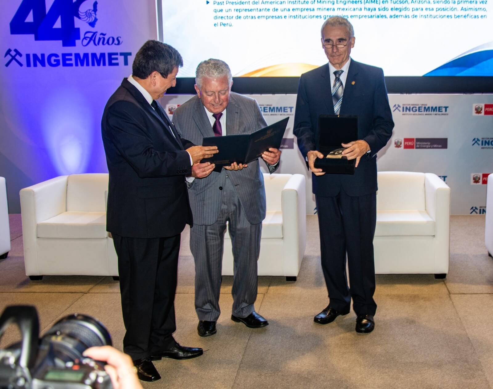 Ingemmet entrega reconocimiento a Southern Perú