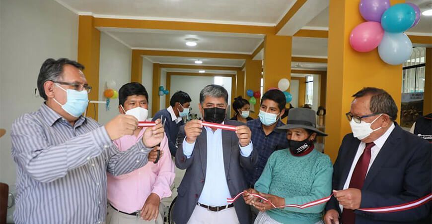 Emprendedores ayacuchanos elaboran prendas de vestir a base de fibra de vicuña