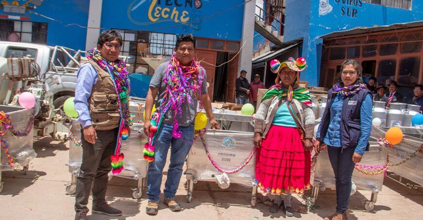 entregan tina pre prensa a productores queseros Puno